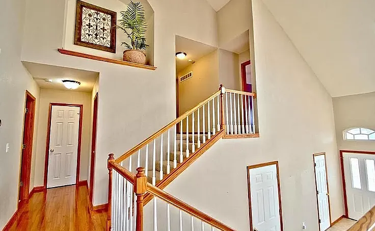 1912 Country Ridge Dr — Photo 5
