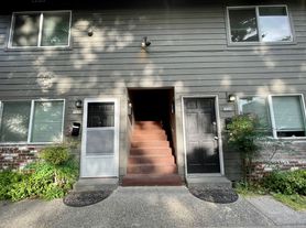 1626-1646 SE Ash St. Portland, OR 97214