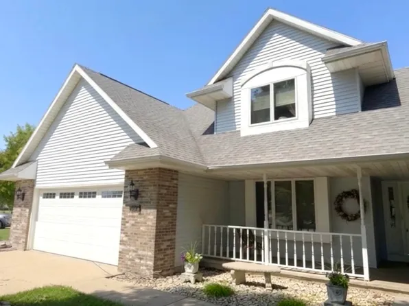 2884 Westmoor Rd, Oshkosh, WI 54904