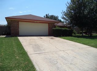 1036 Linn Ln, Yukon, OK 73099