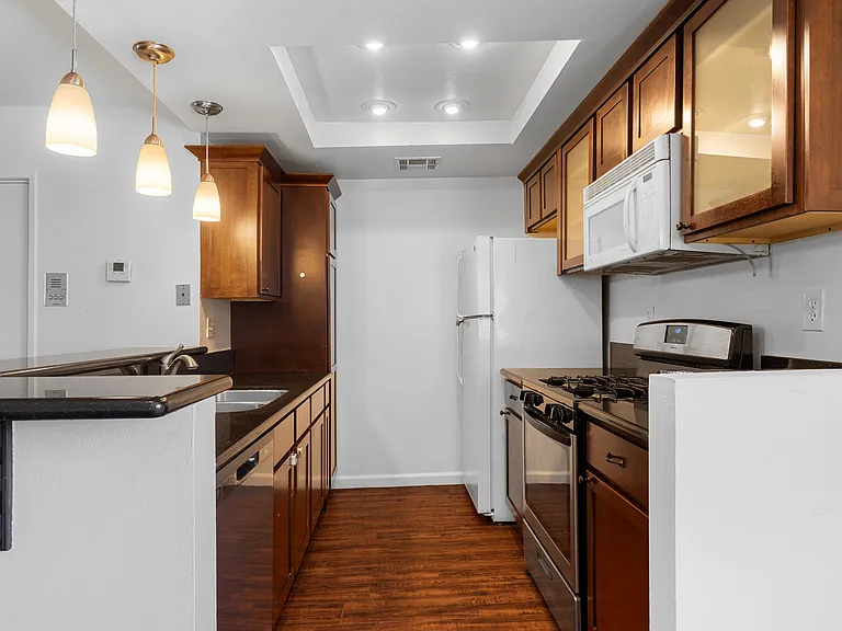 11100 Acama St #13 — Photo 6