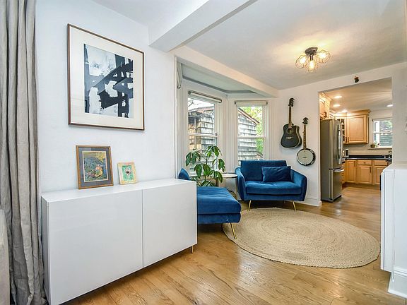 5th image of 276 Franklin Ave
