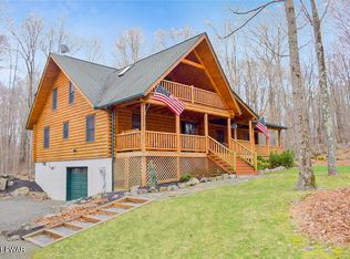 168 Split Rock Rd, Newfoundland, PA 18445