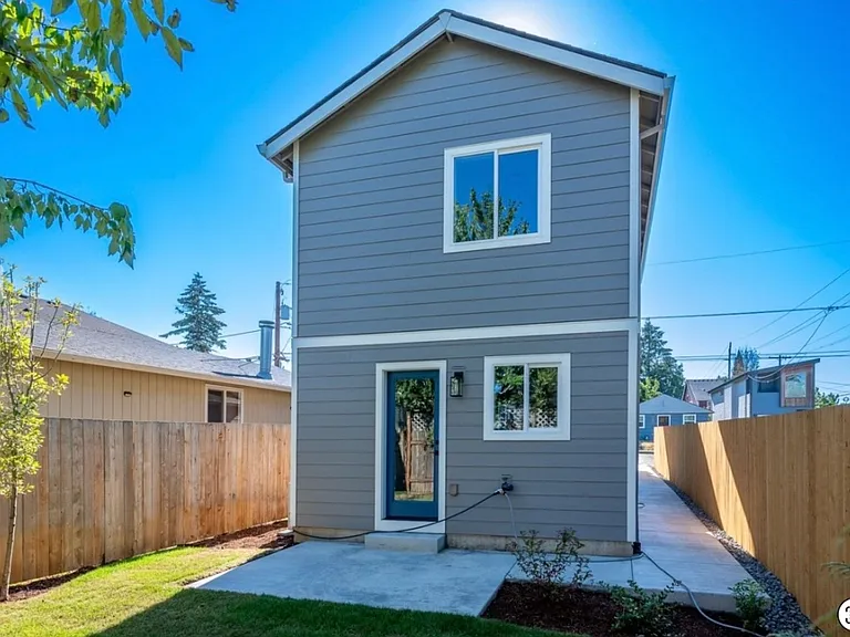8838 N Drummond Ave — Photo 23