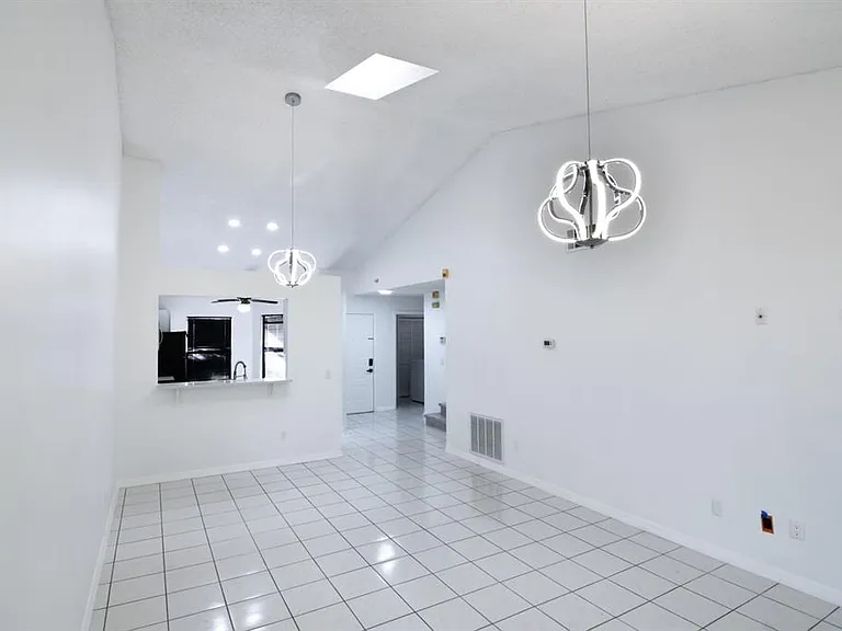 72 Lakepointe Cir — Photo 12