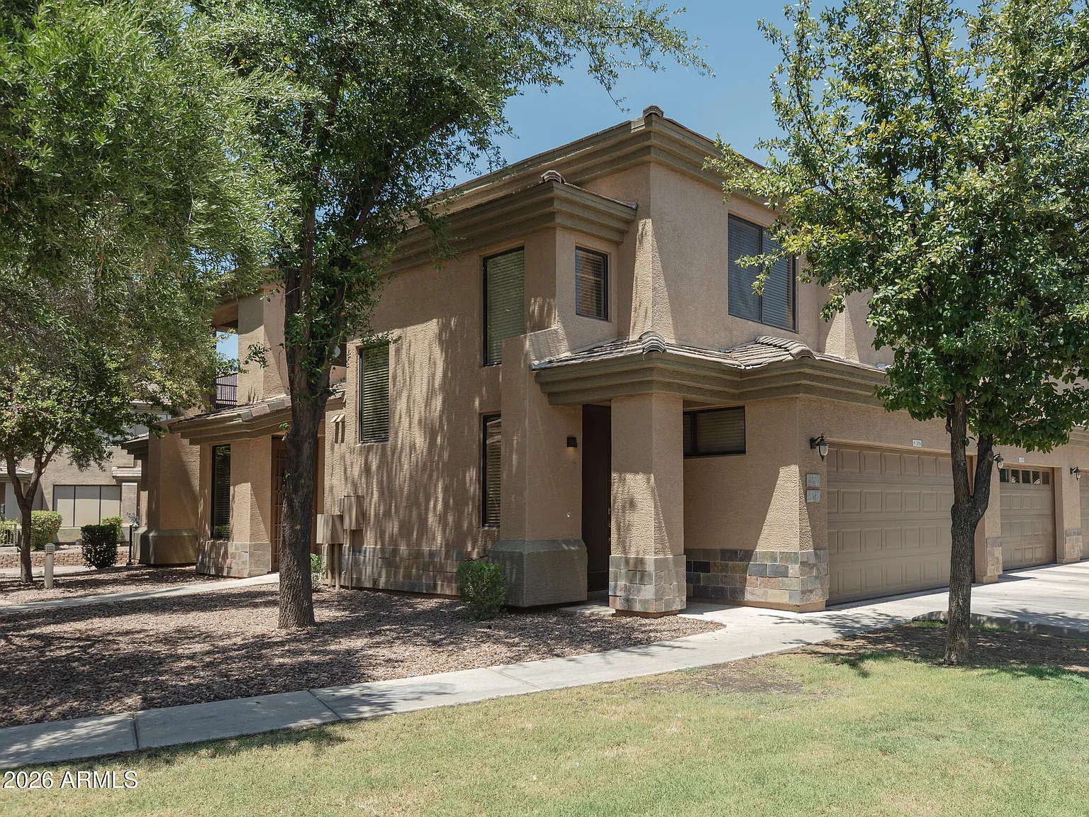 2 bed, 2.0 bath, 1618 sqft, $2,050 — Photo 2