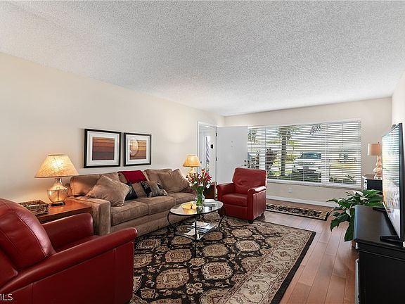 2nd image of 1326 S Brandywine Cir APT 1