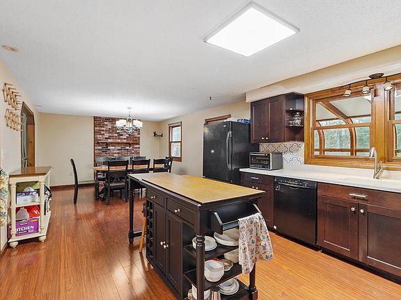5th image of 436 Foster Rd