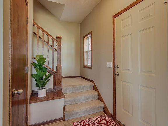 4th image of 21166 Newberry Ct