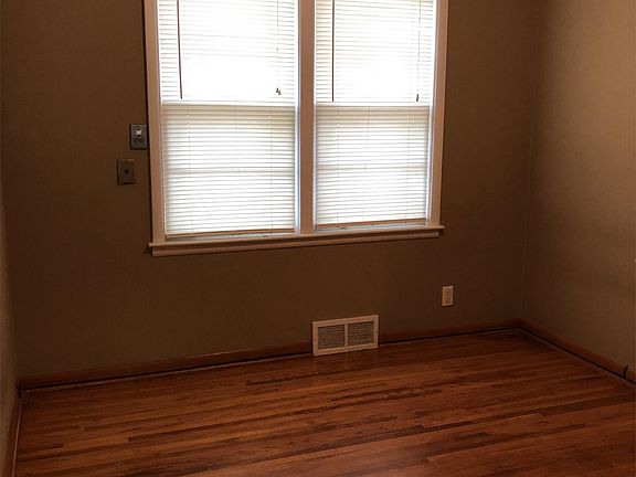 5th image of 3226 S Osage Ave