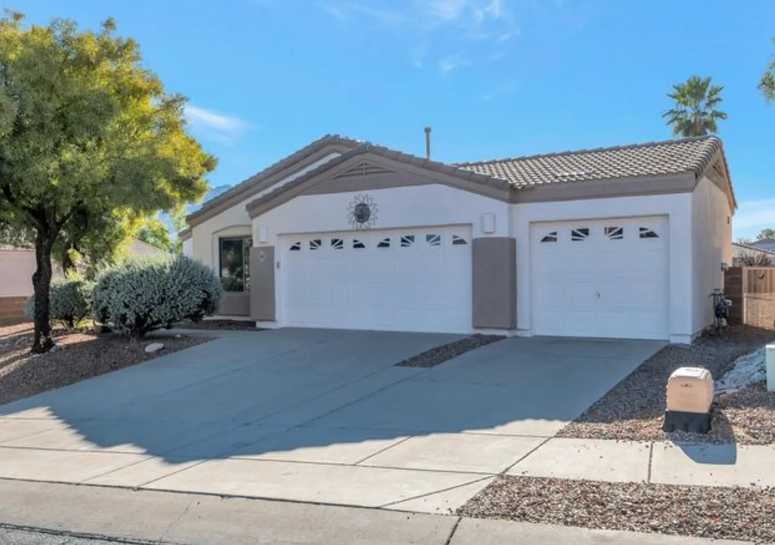 Oro Valley Home w Fabulous Mountain Views — Photo 1