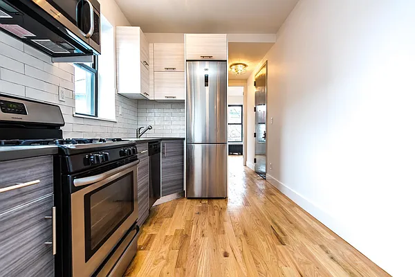 Rented by Nooklyn NYC LLC | media 21