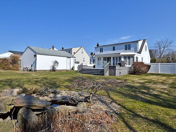 3rd image of 258 Chestnut Ave