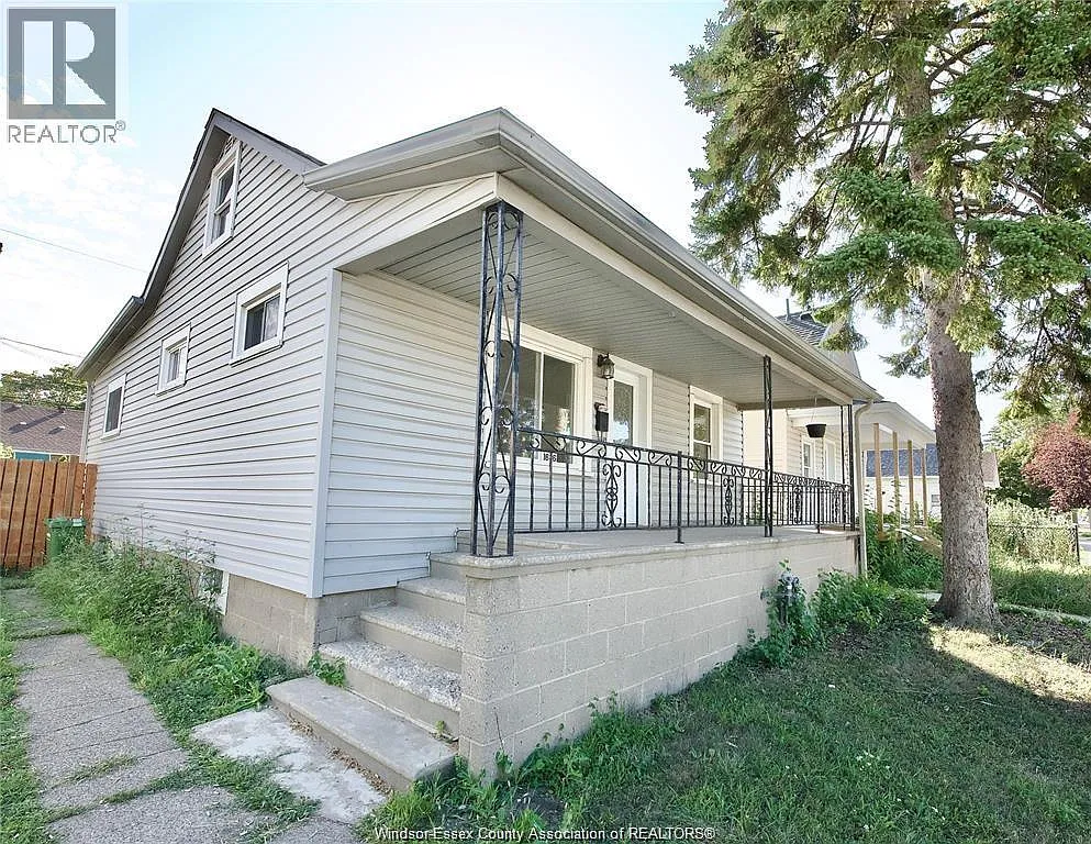 3 bed, $2,000 — Photo 1