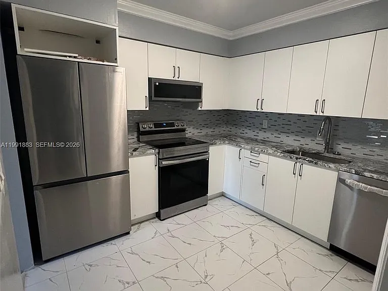 6610 Johnson St — Photo 1