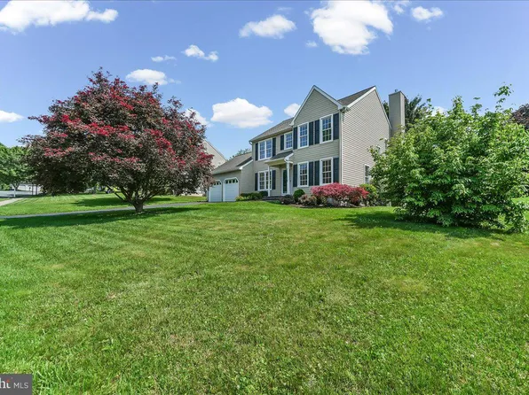 2 Morningside Ct, West Grove, PA 19390