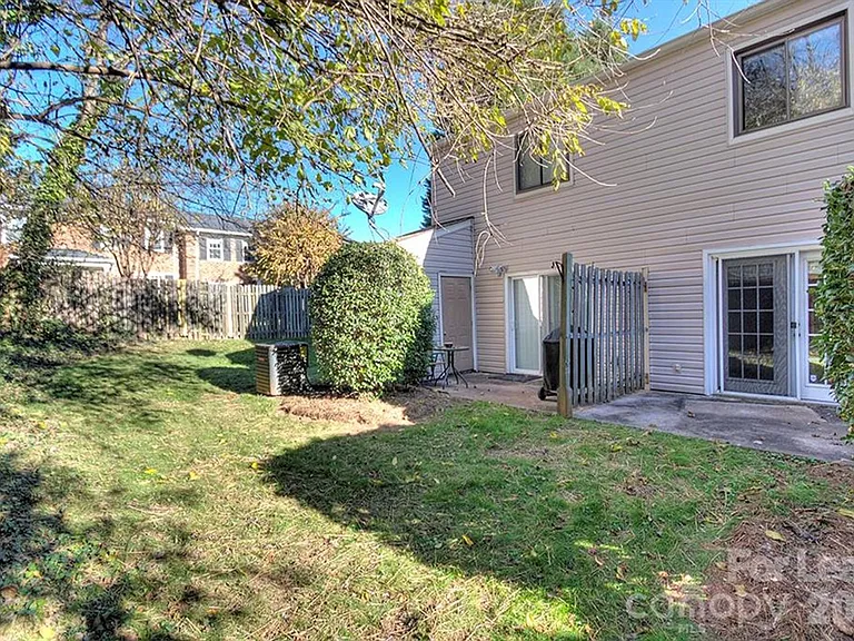 951 Hollywood St #K — Photo 14