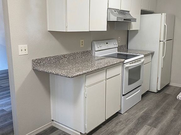 4th image of 1709 19th Ave #1
