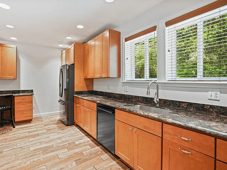 7712 Dolly Dr — Photo 19