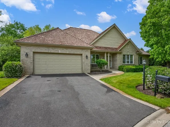 20 Lochbrook Ln, Barrington, IL 60010