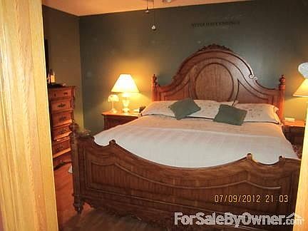 Master Bedroom
						:
						Large master bedroom big enough for king size bed and all accessories