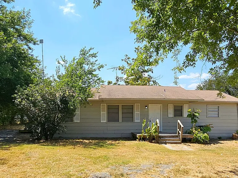 4415 County Road 1152 — Photo 1