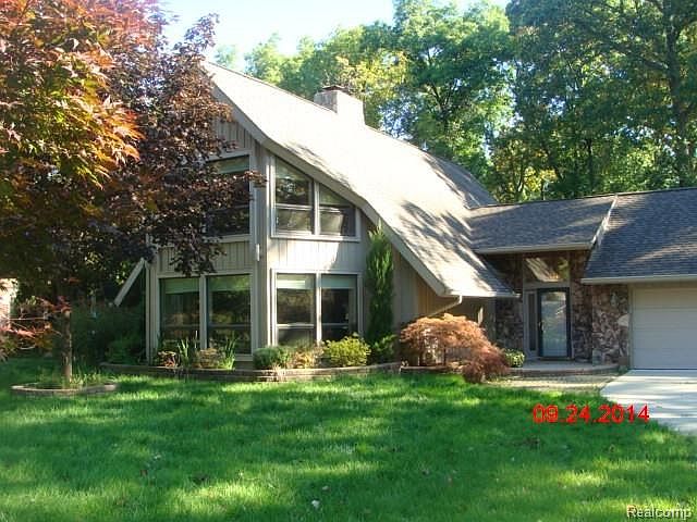 1st image of 8200 Woodcrest Dr