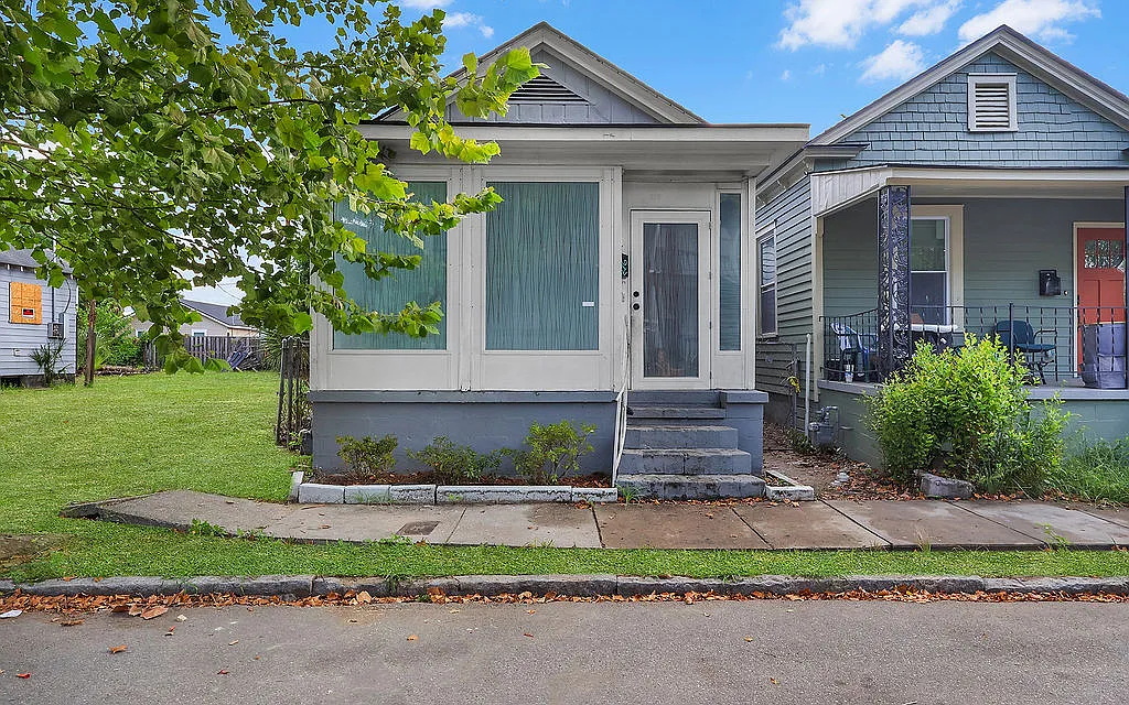 3 bed, 708 sqft, $1,495 — Photo 2