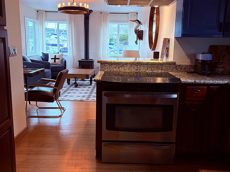 1409 NE Boat St #2 — Photo 7