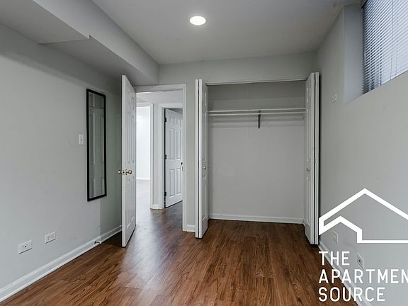 5th image of 3216 N Racine Ave #G