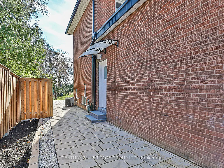 219 Harris Ave #BASEMENT — Photo 22
