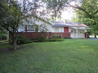 8450 Peachey Rd, Bergen, NY 14416