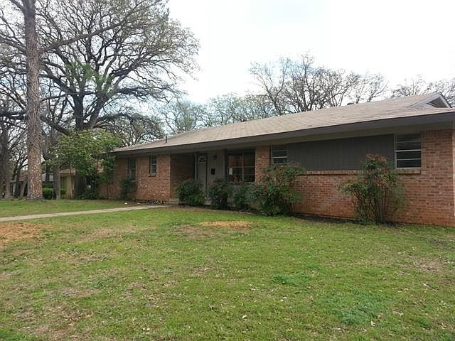 1st image of 633 Oakwood Ave