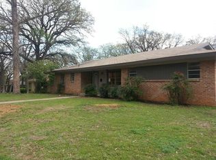 633 Oakwood Ave, Hurst, TX 76053