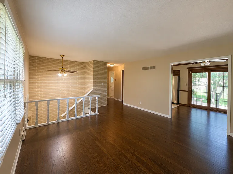 8806 Crescent Ave — Photo 7