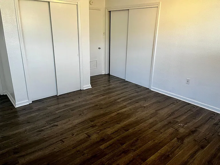 4615 Lorraine St — Photo 11