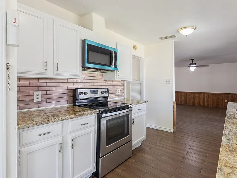 14603 Lorne Dr — Photo 9