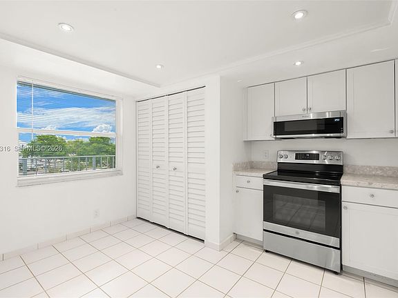 4th image of 7684 NW 18th St APT 404