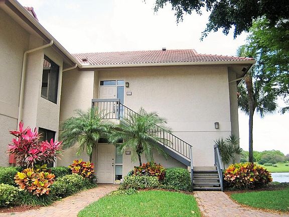 End Unit (Top Floor)