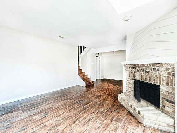 4th image of 843 Dublin Dr APT D