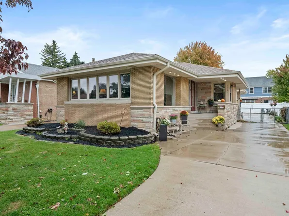 9541 S Clifton Park Ave, Evergreen Park, IL 60805