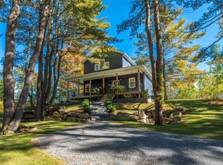 1022 Briscoe Bay Ln, South Frontenac, ON K0H1H0