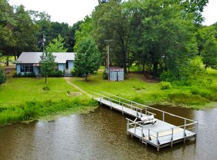 210 Omaha Dr, Omaha, TX 75571