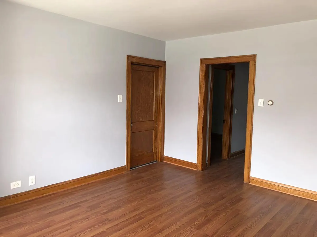 Building Photo - 4315 S Sawyer Ave #1