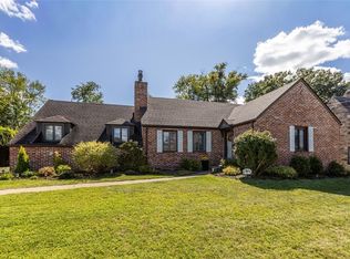 4 W Country Club Dr, Pittsburgh, PA 15236