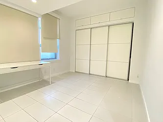 Rented by R New York