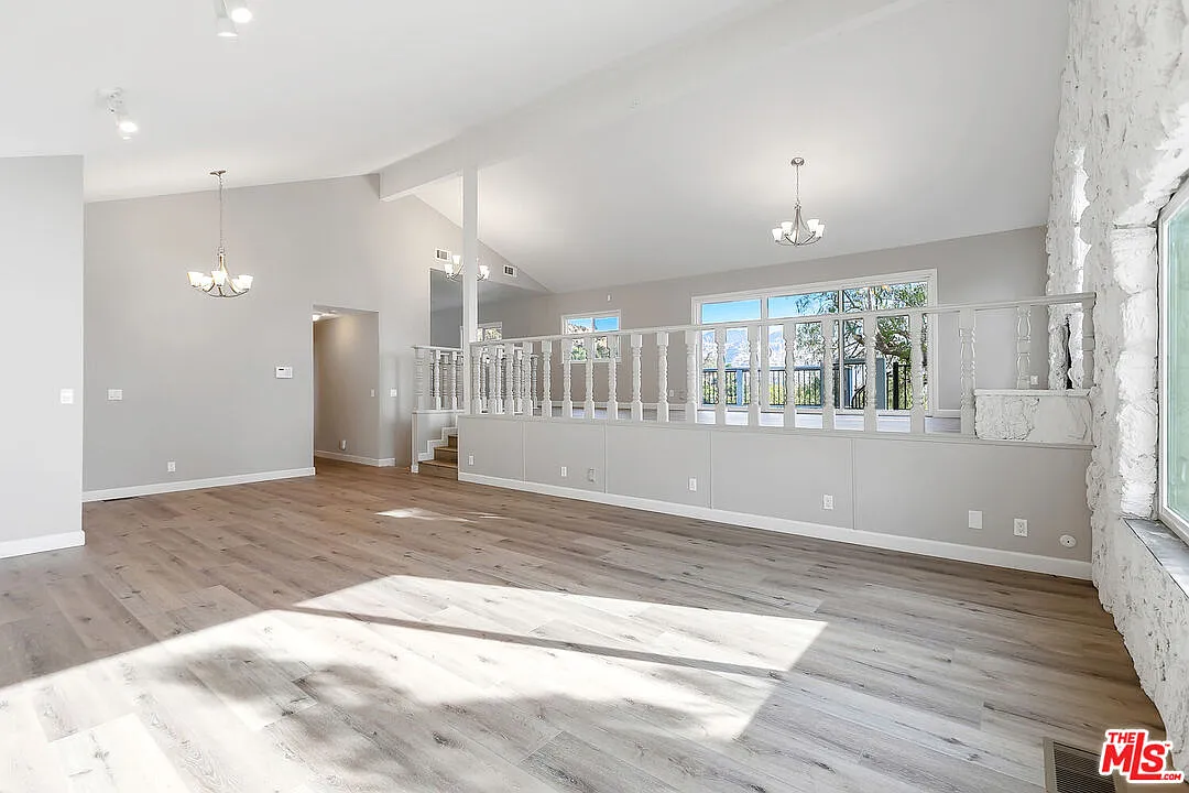 6 bed, 4.0 bath, 3000 sqft, $7,995 — Photo 4