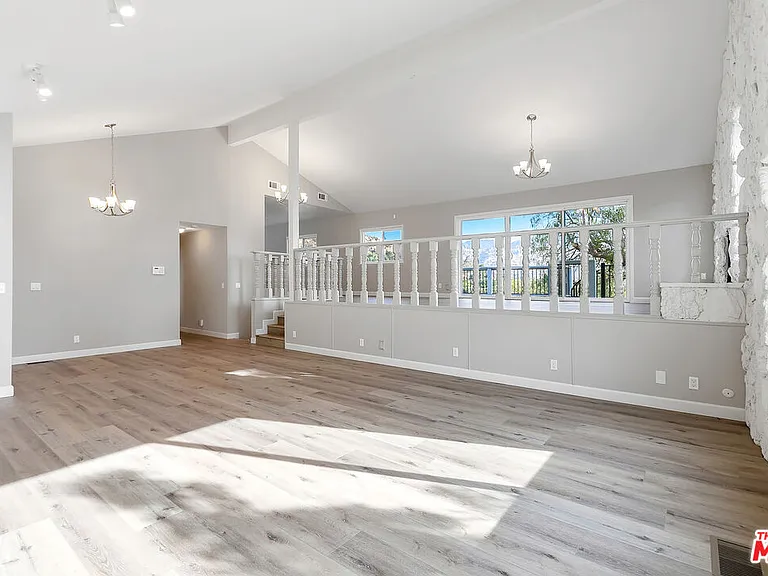 23937 Jensen Dr — Photo 4