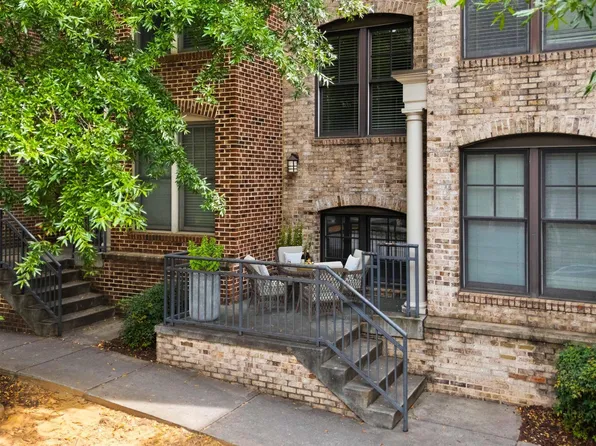 702 Cosmopolitan Dr NE, Atlanta, GA 30324