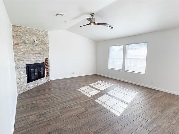5th image of 808 SE 13th St